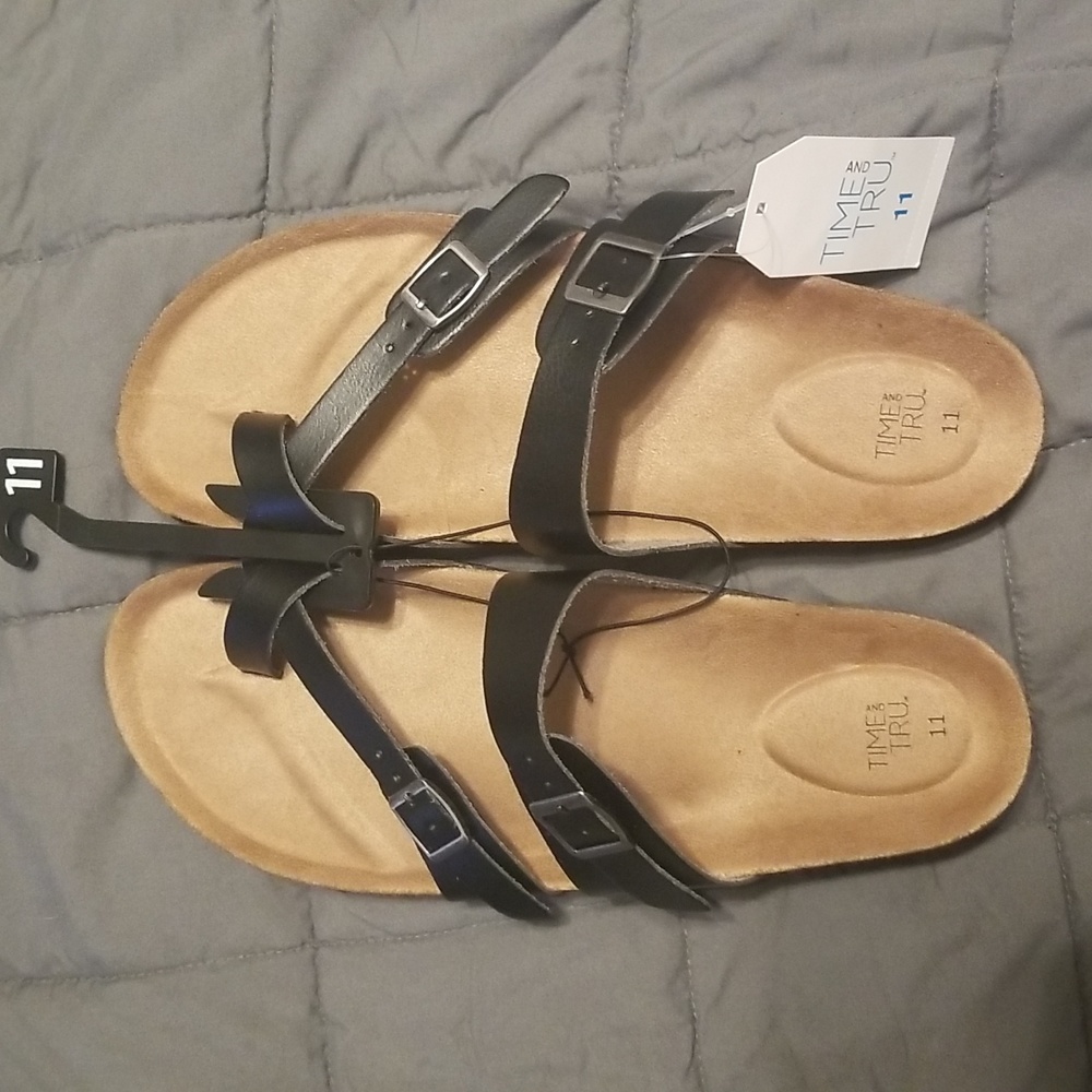 Time and Tru Women's Asymmetric Strap Footbed Sandals NWT